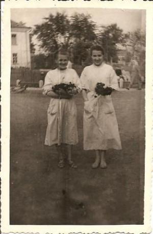 Z przyjaciółką Brygidą, Kowel 1942