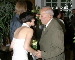 Dziadek na ślubie Kasi i Sergieja, 2005
