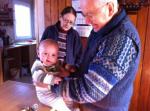 grudzień 2010r /Wojtkowscy-jedno z ostatnich zdjęć Taty.Dziadkowie z najmłodszym Wnukiem Bartusiem.Jednego Bóg dał, Drugiego zabrał .....