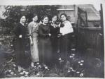 Od lewej:śp. Ciocia Zosia,Marysia,Mama Basia, Hela, Monia (Brakuje śp. Janki, Heni i Wujka Pola)