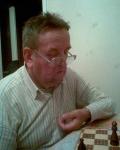 Jedna z ulubionych czynności dziadka, gra w szachy :)